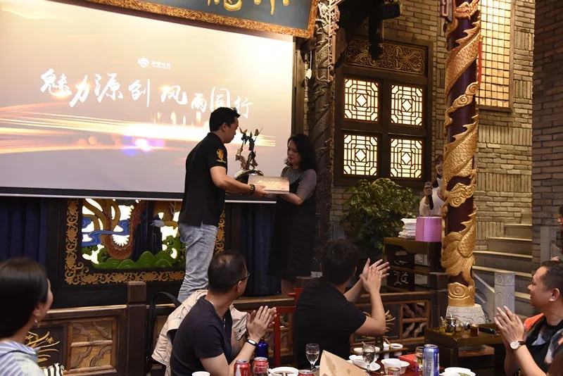 640.webp (12).jpg 640.webp (12).jpg